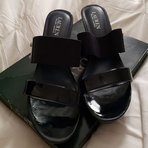 💛 Beautiful NWT navy blue wedges